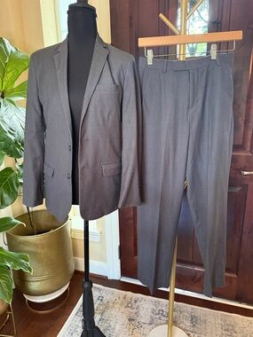 Calvin Klein Boy’s Suit Classic Gray Two-Button Blazer and Slacks Size 14 Reg